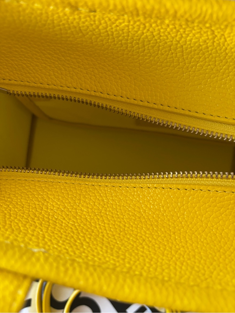 Marc Jacobs SMALL The Tote Bag - Yellow Pebbled Leather - Picture 13 of 15